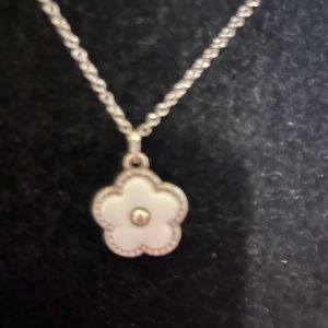 Dazzling love flower necklace